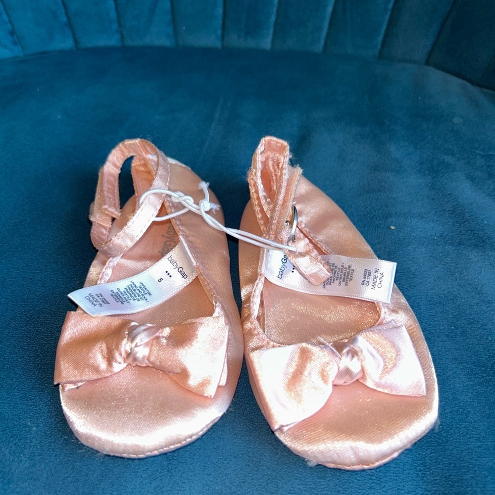Baby gap flats Size 5 NWOT